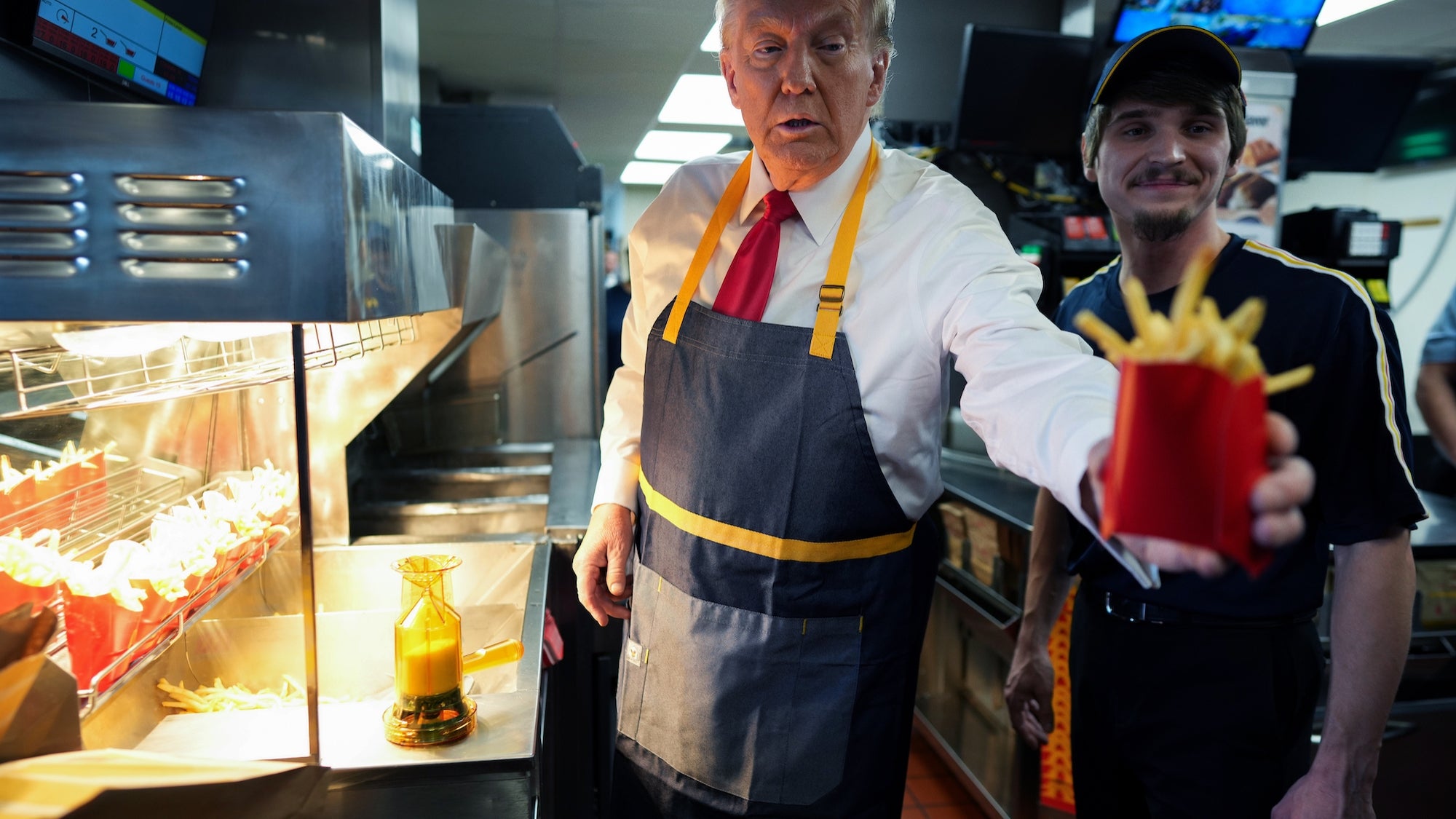 1729514388-trumpmcdonaldsGettyImages-2178820822.jpg