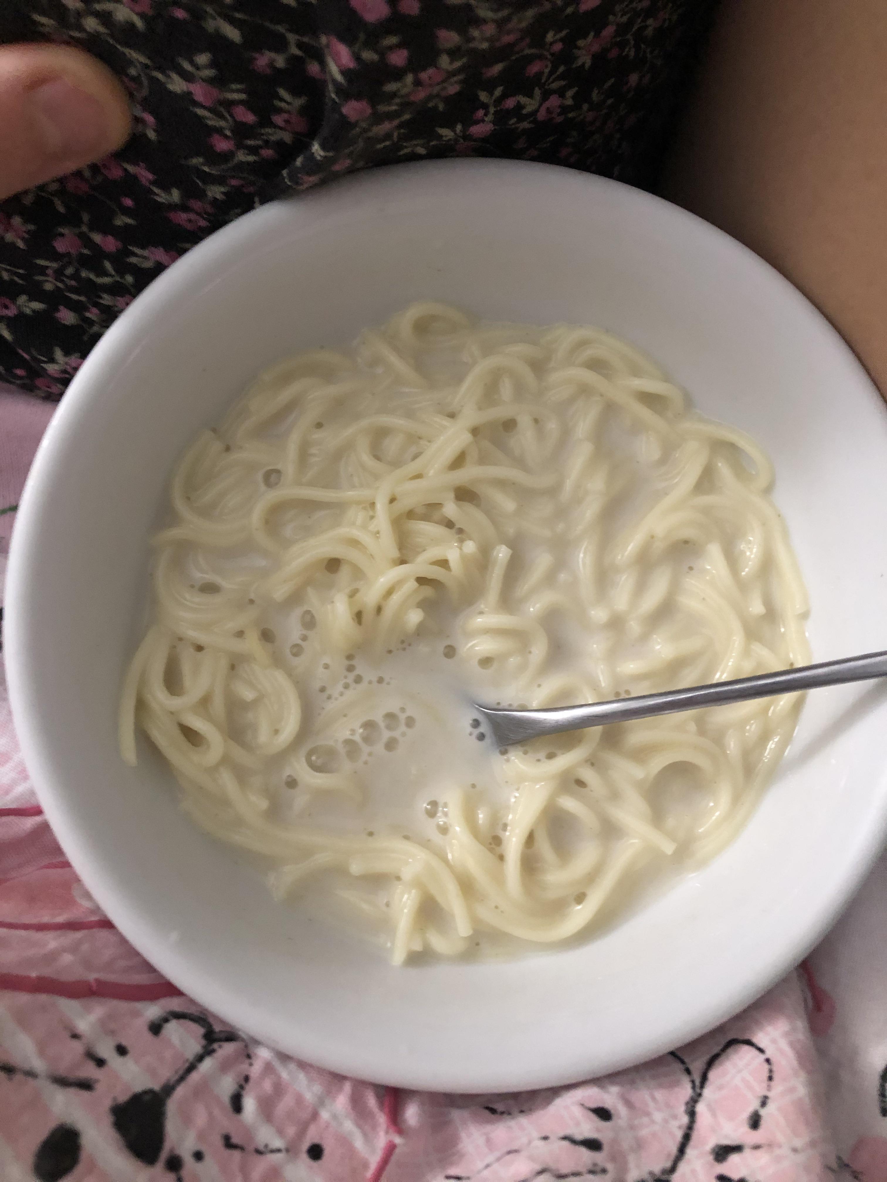 spaghetti in oat milk seasoned with salt : r/ShittyVeganFoodPorn